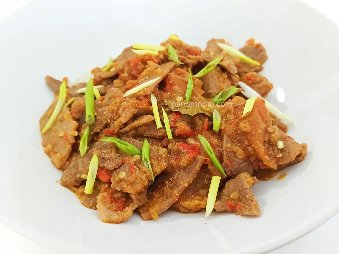 Easy Spicy Stir-fry Beef Recipe | Panomnom